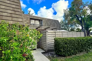 903 9th Terrace, Palm Beach Gardens, FL 33418 - Photo 5
