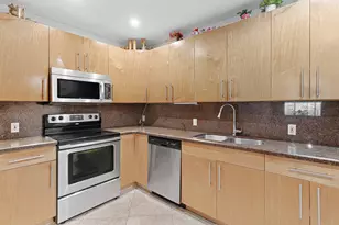 2757 SW 2nd St, Delray Beach, FL 33445 - Photo 5