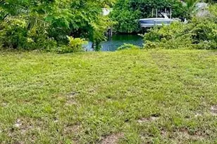 121 NW 7th Ct, Deerfield Beach, FL 33441 - Photo 5