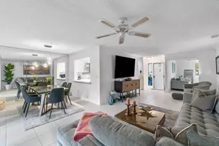 50 Pelican Pointe Dr, Delray Beach, FL 33483 - Photo 7