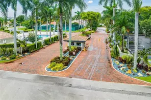 50 Pelican Pointe Dr, Delray Beach, FL 33483 - Photo 23