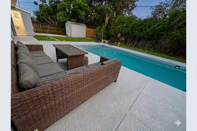 1194 SE Clifton Lane, Port Saint Lucie, FL 34983 - Photo 3