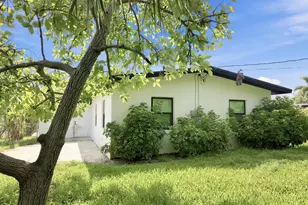 720 S 11th St, Lantana, FL 33462 - Photo 17