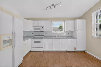 7666 Rockport Circle, Lake Worth, FL 33467 - Photo 3