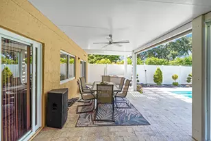 911 SW 87th Ave, Pembroke Pines, FL 33025 - Photo 19