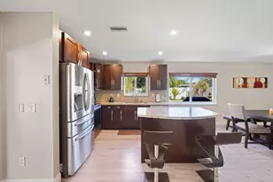 911 SW 87th Ave, Pembroke Pines, FL 33025 - Photo 13