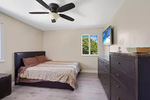 911 SW 87th Ave, Pembroke Pines, FL 33025 - Photo 35