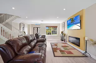 911 SW 87th Ave, Pembroke Pines, FL 33025 - Photo 5