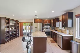 911 SW 87th Ave, Pembroke Pines, FL 33025 - Photo 15