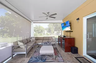 911 SW 87th Ave, Pembroke Pines, FL 33025 - Photo 17