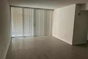10400 SW 108th Ave, Miami, FL 33176 - Photo 5