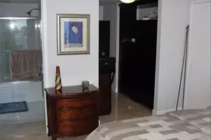 185 SW 7th St, Miami, FL 33130 - Photo 15