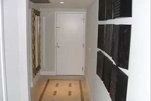 185 SW 7th St, Miami, FL 33130 - Photo 3