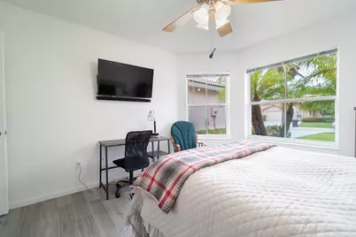 10537 Pelican Drive, Wellington, FL 33414 - Photo 11