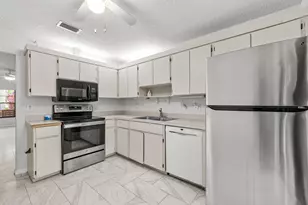 8019 SE Villa Cir, Hobe Sound, FL 33455 - Photo 9