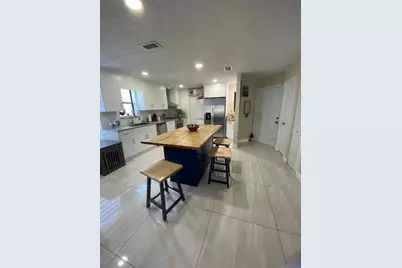 1701 Woodbridge Lakes Circle, West Palm Beach, FL 33406 - Photo 5