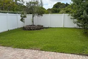 894 NE 191st St, Miami, FL 33179 - Photo 31