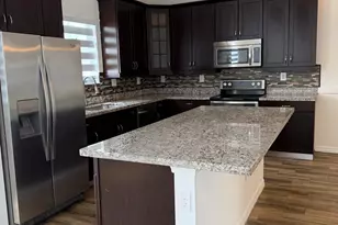 894 NE 191st St, Miami, FL 33179 - Photo 5