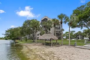 900 Colony Point Cir, Pembroke Pines, FL 33026 - Photo 27