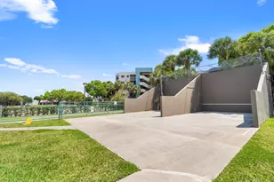 900 Colony Point Cir, Pembroke Pines, FL 33026 - Photo 45