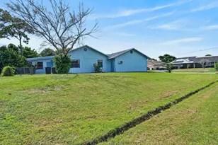 2402 SW Summit St, Port Saint Lucie, FL 34984 - Photo 13