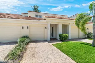 526 Commons Dr, Palm Beach Gardens, FL 33418 - Photo 5
