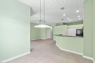 526 Commons Dr, Palm Beach Gardens, FL 33418 - Photo 11