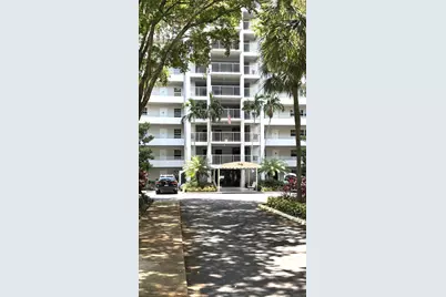 605 Oaks Drive #503, Pompano Beach, FL 33069 - Photo 1