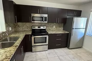 445 Lakeview Dr, Weston, FL 33326 - Photo 3