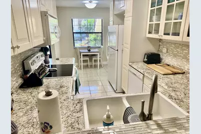 901 Pinecrest Circle #B, Jupiter, FL 33458 - Photo 3