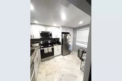 605 Oaks Drive #304, Pompano Beach, FL 33069 - Photo 3