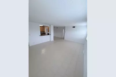 2555 NE 11th Street #402, Fort Lauderdale, FL 33304 - Photo 9
