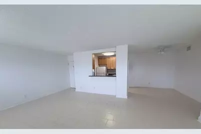 2555 NE 11th Street #402, Fort Lauderdale, FL 33304 - Photo 7
