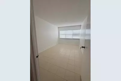 2555 NE 11th Street #402, Fort Lauderdale, FL 33304 - Photo 11