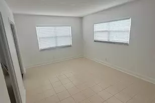 2555 NE 11th St, Fort Lauderdale, FL 33304 - Photo 13