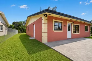 816 SW 3rd Ct, Delray Beach, FL 33444 - Photo 3