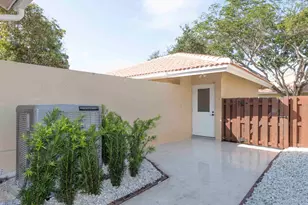 257 Old Meadow Way, Palm Beach Gardens, FL 33418 - Photo 5