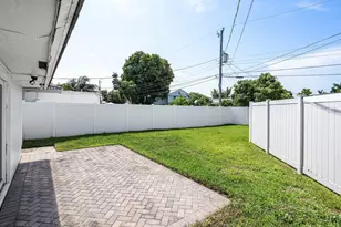 231 SW 6th St, Boca Raton, FL 33432 - Photo 21