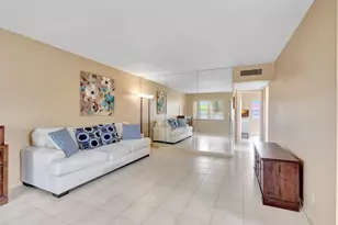 64 Coventry C, West Palm Beach, FL 33417 - Photo 3