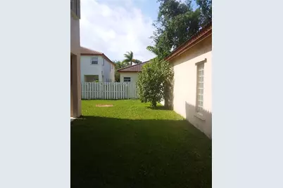 19250 NW 12th Manor, Pembroke Pines, FL 33029 - Photo 5