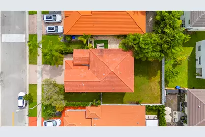 19250 NW 12th Manor, Pembroke Pines, FL 33029 - Photo 43