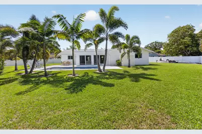 135 SE 28th Court, Boynton Beach, FL 33435 - Photo 59