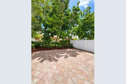 7920 SW 7th Place, North Lauderdale, FL 33068 - Photo 11