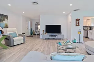 415 Pine Tree Ct, Atlantis, FL 33462 - Photo 3