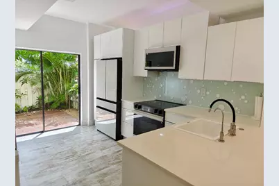 210 Bella Vista Court N #10, Jupiter, FL 33477 - Photo 3