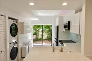 210 Bella Vista Ct N, Jupiter, FL 33477 - Photo 7