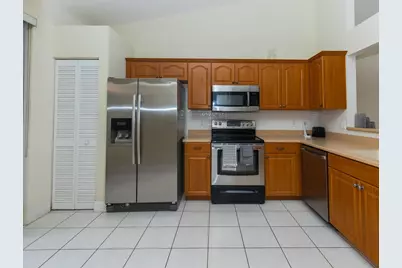 2491 Aragon Boulevard #2, Sunrise, FL 33322 - Photo 3