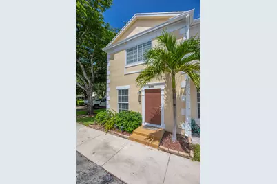 2900 Dorchester Lane #2900, Cooper City, FL 33026 - Photo 3