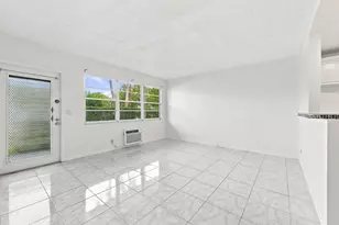 310 Oakridge R Ct, Deerfield Beach, FL 33442 - Photo 7