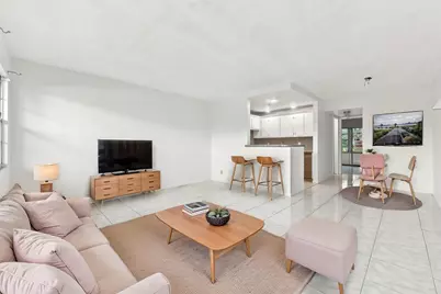 310 Oakridge R Court #310, Deerfield Beach, FL 33442 - Photo 5